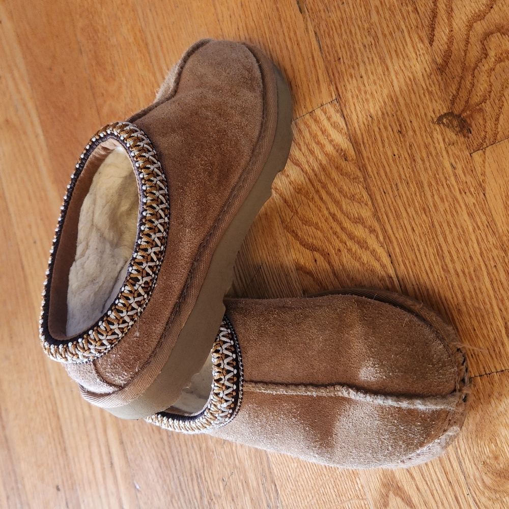 UGG Tasman II